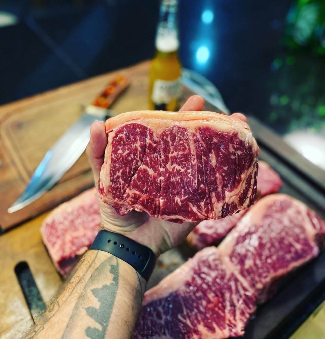 Corte de carne marmorizada selecionada